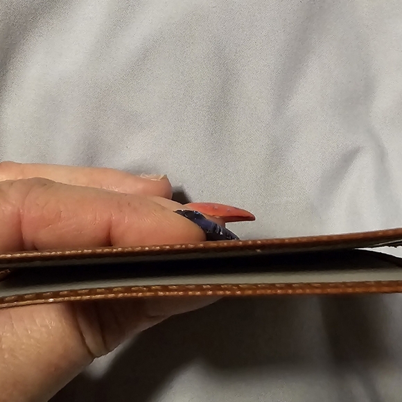 Brown taiga leather Louis Vuitton card holder - Picture 7 of 8